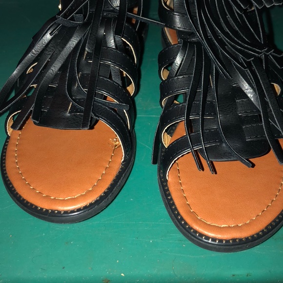 Link - Picture 2 of 8